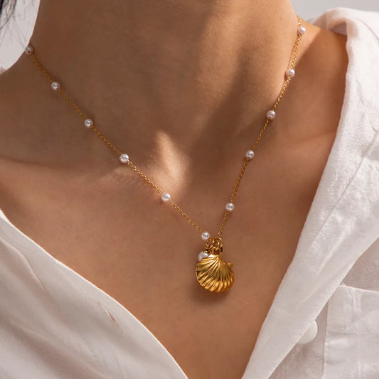 Seashell Pearl Necklace